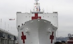 Brod-bolnica stigao u Njujork: Konfort ima 12 operacionih sala i 1.000 kreveta (FOTO)