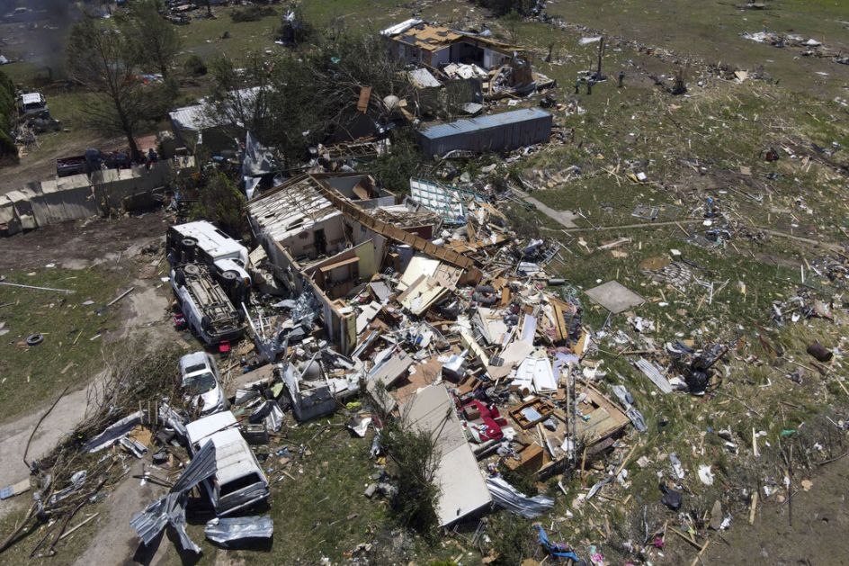 Broj poginulih u olujama u SAD povećao se na 24