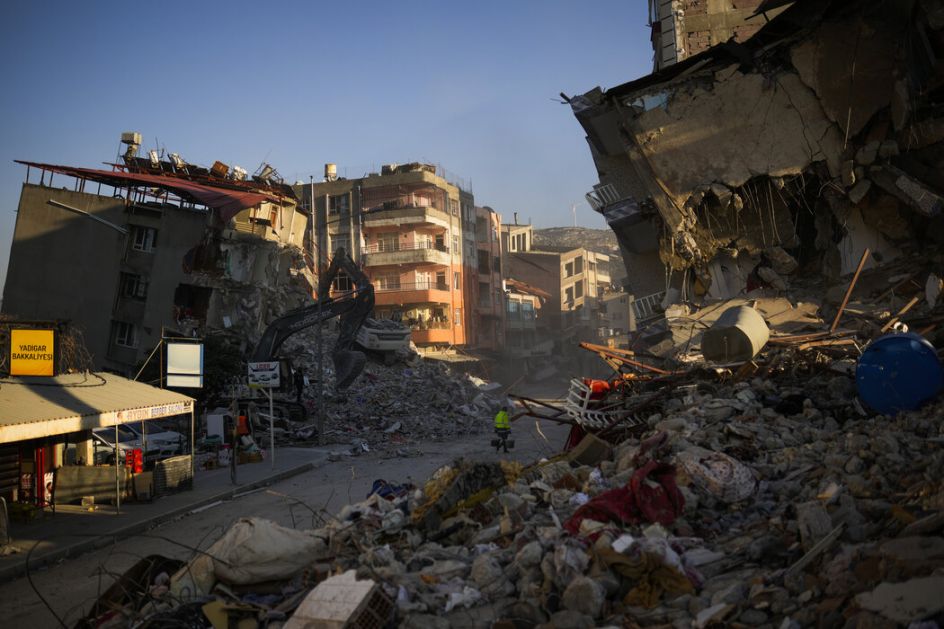Broj poginulih u zemljotresu u Turskoj porastao na 43.556