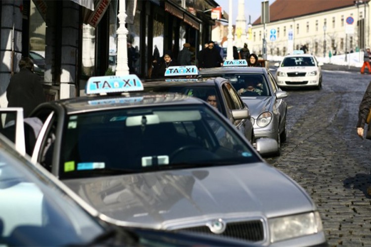 Broj zaposlenih u taksi službama u Hrvatskoj porastao 24 puta