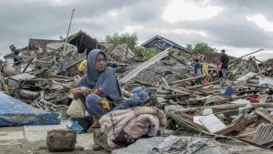 Broj žrtava cunamija u Indoneziji porastao na 420