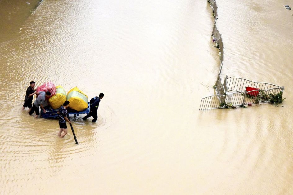 Broj žrtava poplava u Kini se popeo na 51