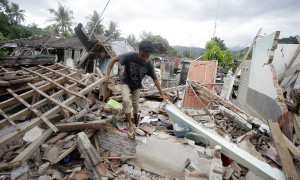Broj žrtava razornog zemljotresa u Indoneziji porastao na više od 430