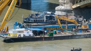 Budimpešta: Izvučen potonuli brod