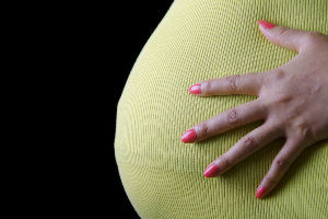 Buduće mame naučile skroz da uvuku svoj poveliki trudnički stomak