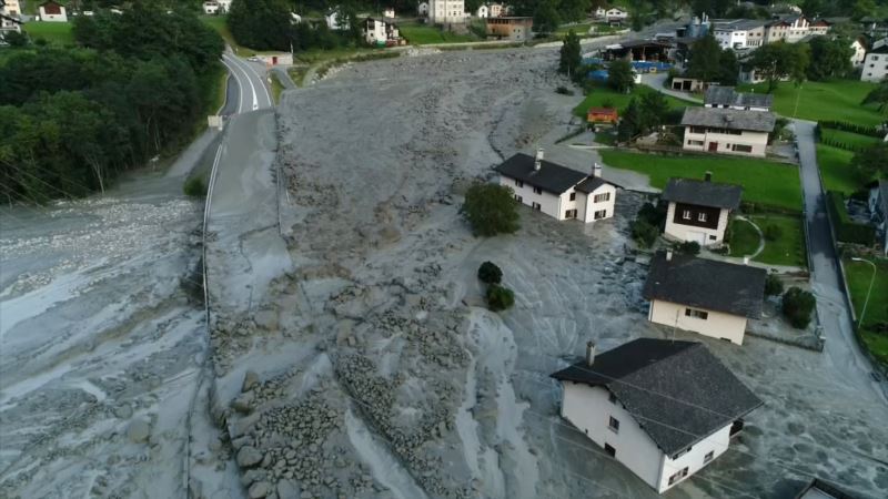 Bujice blata ponovno zatrpale kuće u Bernu