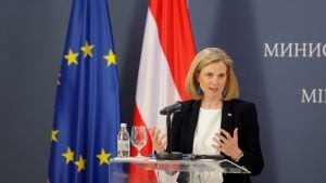 Bukvica o evropskim vrednostima: Ko je Beate Majnl-Rajzinger, optužena za „grubo mešanje“ u političke odnose u Srbiji?