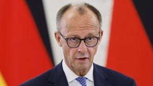 „Bundestag nije cirkuski šator na koji može da se istakne svaka zastava“: Merc odbio da stavi zastavu duginih boja na zgradu parlamenta za Dan Ulice Kristofer