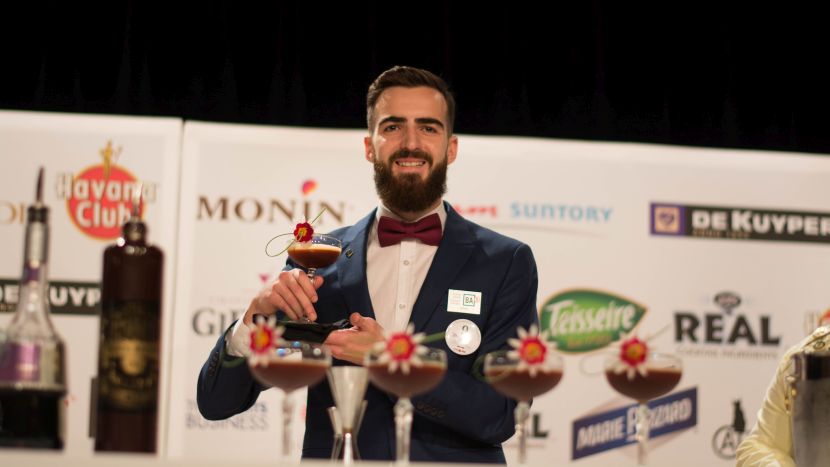 CAFÉBAR NETWORK DIREKTNO IZ TOKIJA JAVLJA:  Barmen iz Srbije Svetski šampion u kategoriji Bartenders Choice!