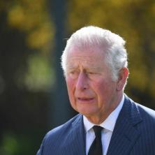 ČARLS PONOVO U JAVNOSTI: Evo kako britanski kralj IZGLEDA nakon teške dijagnoze (FOTO/VIDEO)