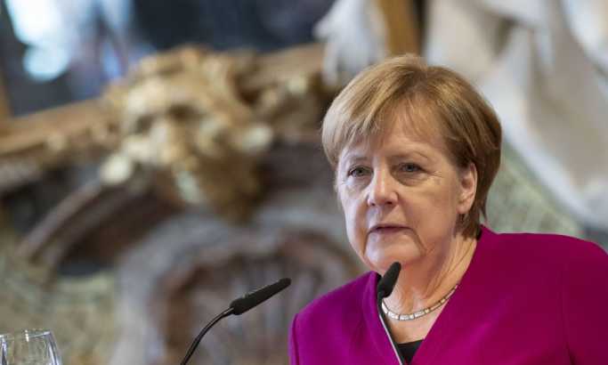 CDU: Merkelova odlazi sa čela stranke, pada evro