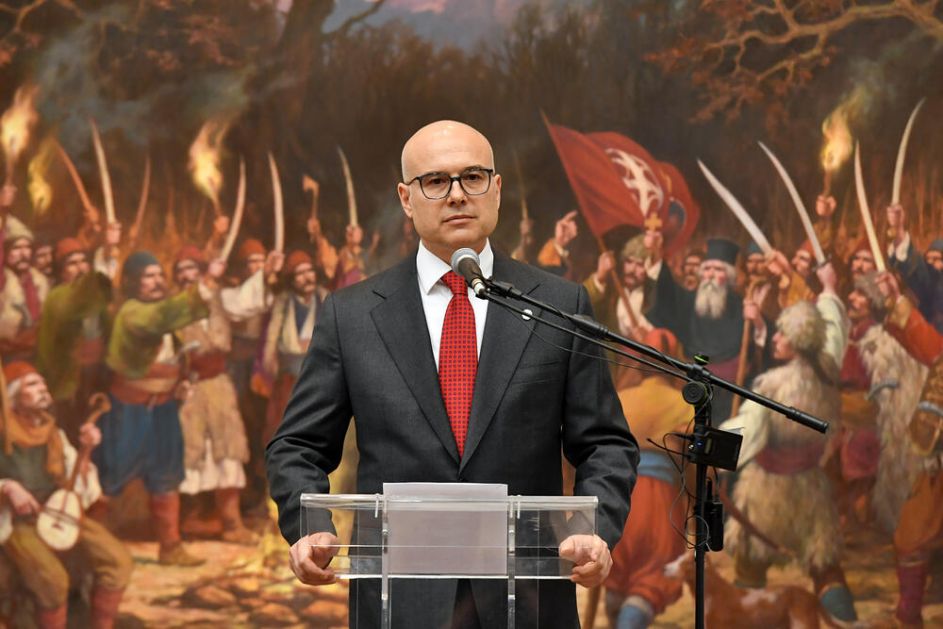 CEREMONIJA U NIŠU Ministar Vučević otvorio izložbu Borba za srpsku državnost i slobodu srpskog naroda