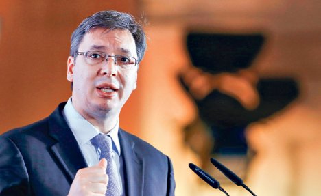 SEKAPERSE: Vučić besan na ministre, bežali iz kasarne u hotele