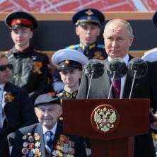 CIVILIZACIJA PONOVO NA PREKRETNICI Putinov govor na vojnoj paradi ODJEKNUO planetom: Za pobedu! (FOTO)