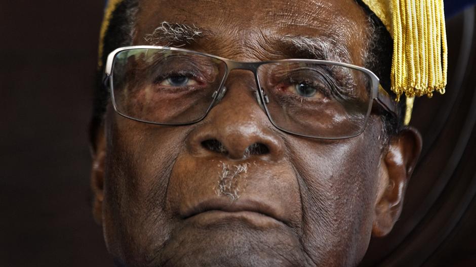 Mugabeu napisana ostavka, on sazvao vladu?