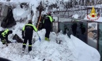 ČUDO U ITALIJI: Šestoro preživelo lavinu u hotelu, 40 sati bili zatrpani pod snegom!
