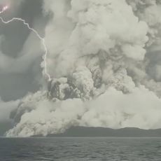 CUNAMI OPUSTOŠIO TRI OSTRVA! Velika katastrofa zbog erupcije vulkana - potvrđeni prvi smrtni slučajevi