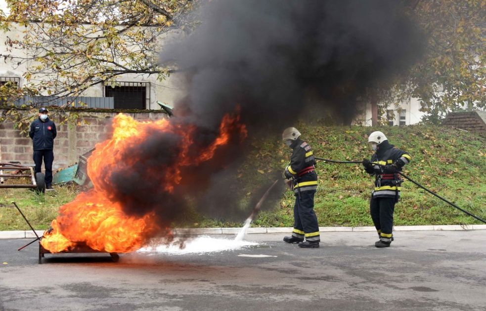 Čačak: Izgorelo opštinsko vozilo