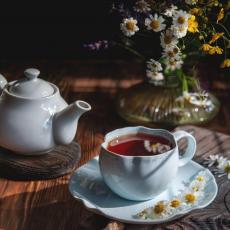 Čaj od KAMILICE može da IZAZOVE ozbiljne POSLEDICE ukoliko se KOMBINUJE sa određenim LEKOVIMA!