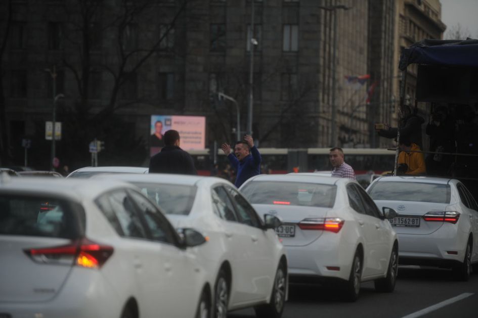CarGo: Taksisti nasilno upali u saobraćajnu inspekciju