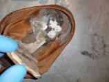 Carinici na Gradini pronašli drogu u đonu cipela