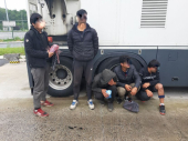 Carinici u Preševu sprečili migrante da pređu granicu: Krili se se među lubenicama i žicama