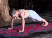 Čečenski Švarceneger: Sa šest godina radi 4.500 sklekova (video)