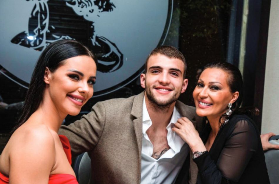 Cela porodica Ražnatović otputovala u Sevilju, razlog je prelep FOTO