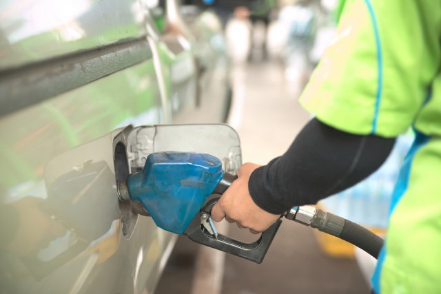 Cena goriva pada od novembra, sledeće nedelje novi pad