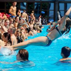 Cene na Niškom bazenu Čair već godinama se NISU MENJALE: Nišlije spas od vrućine nalaze baš ovde!
