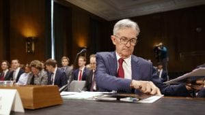 Centralna banka SAD: Potrebno više od godinu dana za izlazak kriptovalute Fejsbuka