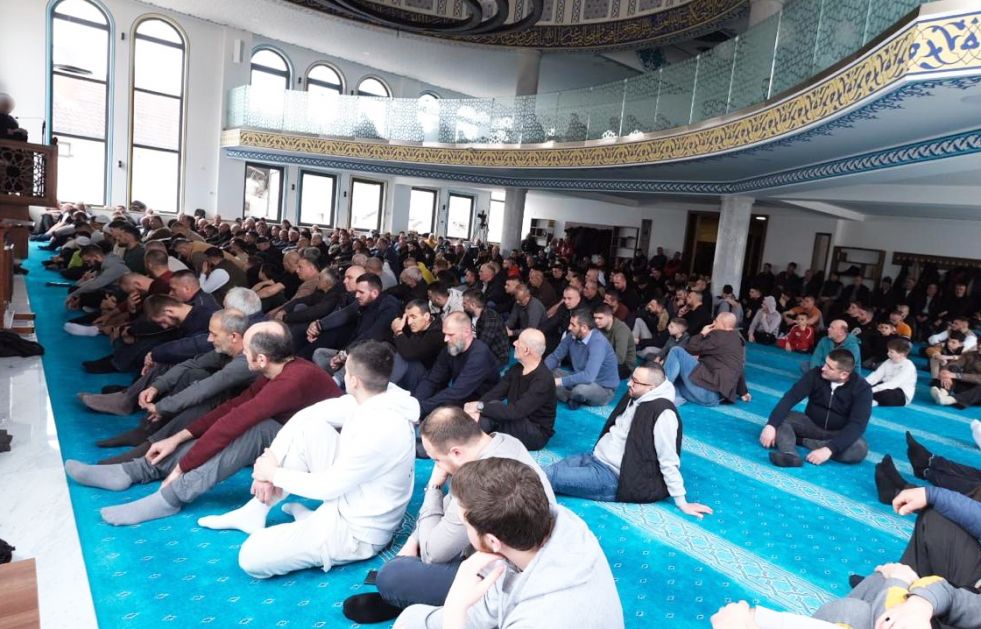 Centralna hutba u svim džamijama u Srbiji – Osuda ponašanja državnog vrha na čelu sa predsjednikom države!