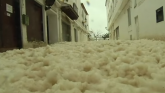 Ceo grad je prekriven morskom penom: Ovo je katastrofa VIDEO