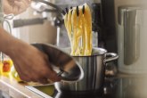 Ceo život pogrešno cedite špagete: Ovaj način je jedini ispravan VIDEO