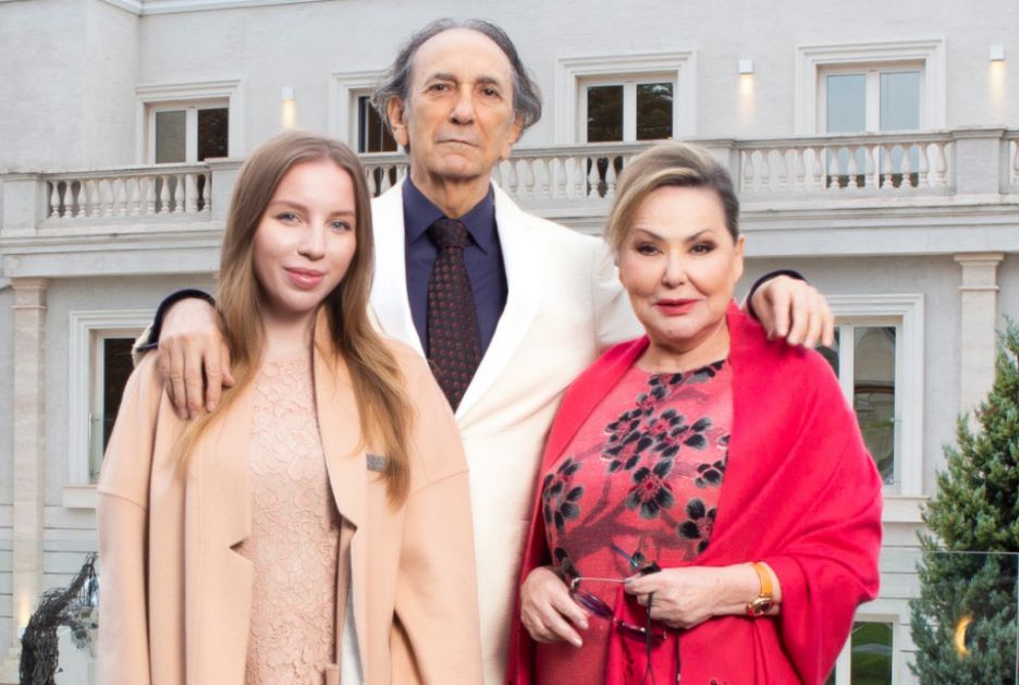 Ćerka Filipa Ceptera otvorila vrata luksuznog doma: Verujete li da ovo ima u dnevnoj sobi? FOTO