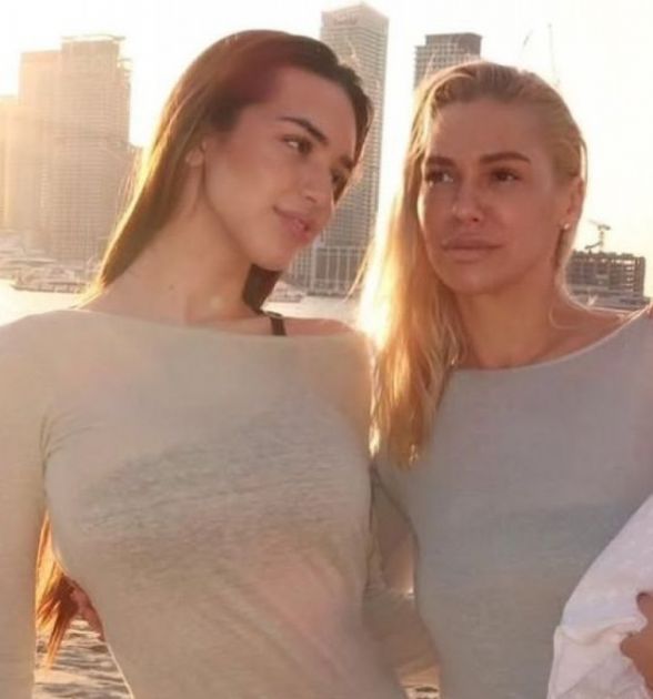 Ćerka Nataše Bekvalac maturirala: Pogledajte kakvu haljinu je Hana odabrala