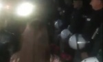 Ćerke UHAPŠENIH sveštenika POKLANjAJU RUŽE POLICAJCIMA: Pogledajte video koji je obišao celu Crnu Goru (VIDEO)