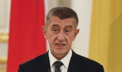 Češki premijer poručio gradonačelnicima da umesto borbe protiv populista čiste djubre