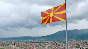 Četiri kandidata za predsednika S. Makedonije predali kandidature DIK-u: Ko je u igri za predsedničku fotelju?