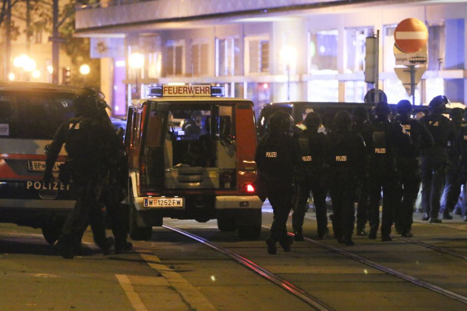 Pet osoba poginulo u  terorističkim napadima u Beču, trodnevna žalost u Austriji (VIDEO)