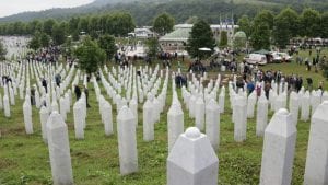 Četvrt veka zločina u Srebrenici