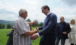 Čiči iz tunela Vučić ispunio poslednju želju, zauzvrat Slobodan Petrić predsedniku Srbije hteo da pokloni njivu! (FOTO)