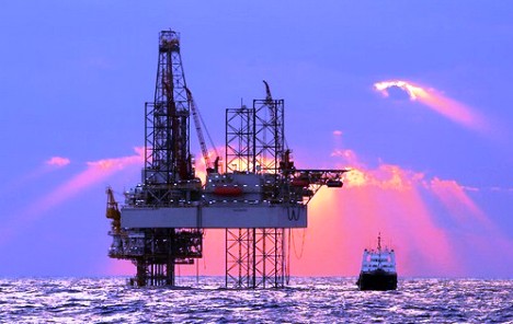 Cijene nafte blizu 64 dolara zbog pada američkih zaliha i napetosti na Bliskom istoku