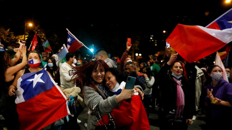 Čileanci ubedljivom većinom glasali za promenu ustava