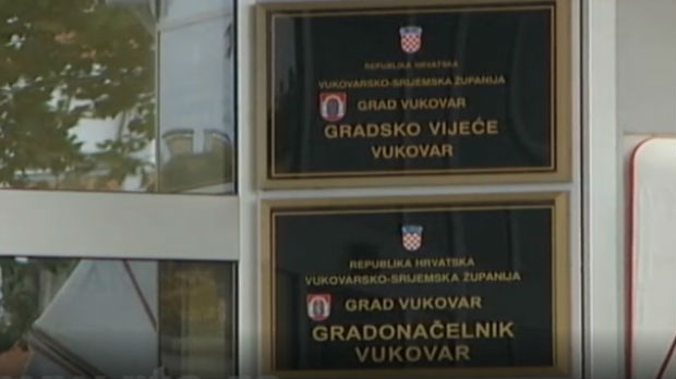 Ćirilica u Vukovaru: Gradonačelnik jači od Ustava