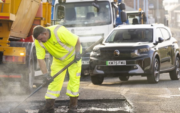 Citroen u Velikoj Britaniji finansira popravku rupa na putevima