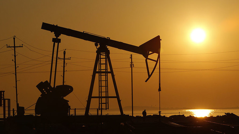 Članice OPEK-a dogovorile smanjenje proizvodnje nafte posle osam godina 