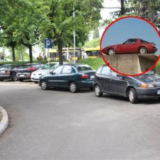 Neće njemu nitko govorit di će parkirat: Nikome nije jasno kako je Dalmatinac uspeo ovako nešto (FOTO)