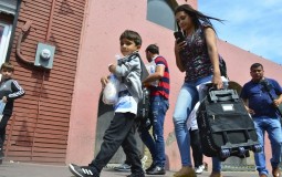 
					Crkve u Los Anđelesu su se proglasle utočištem za migrantske porodice 
					
									
