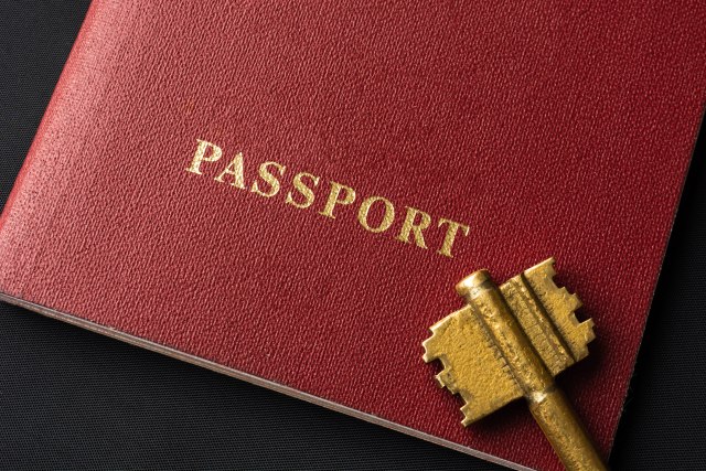 Crna Gora dodelila 808 zlatnih pasoša